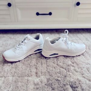 Skechers Air Cooled Memory Foam Sz 8 White Lace Up